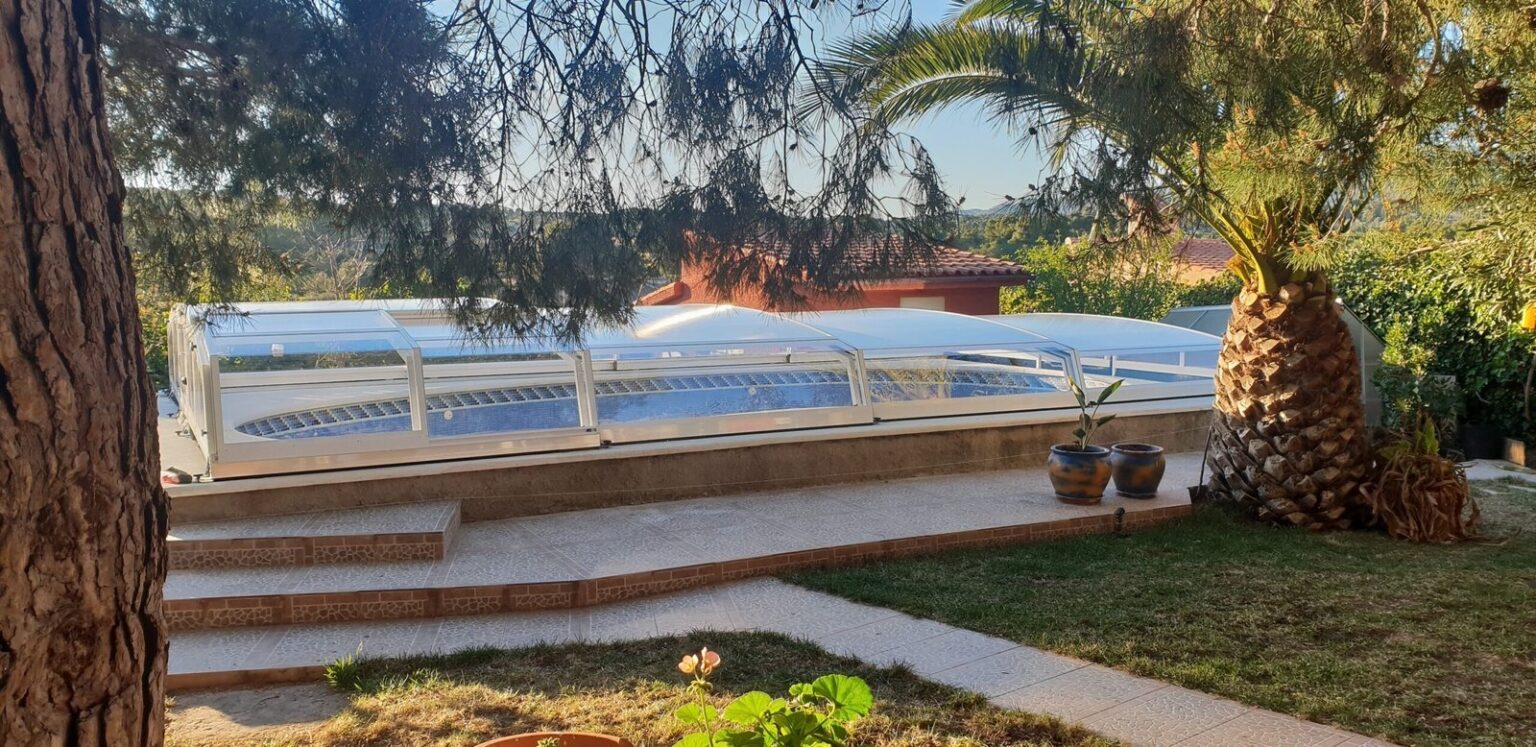 Protección y seguridad para piscinas mediante cubiertas técnicas en Barcelona