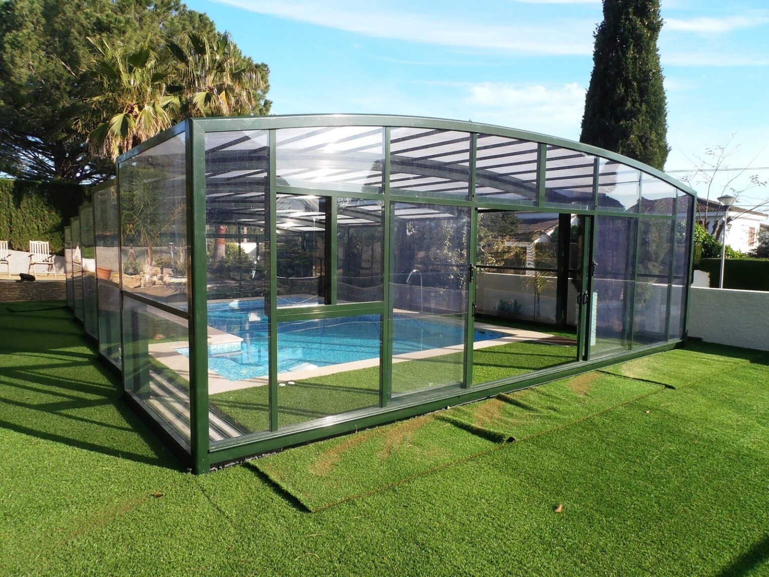Aprovechamiento de exteriores con cubiertas para piscinas transitables en Barcelona